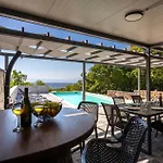 Luxurious In Ferienhaus Šmrika