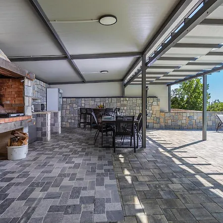Ferienhaus Luxurious In