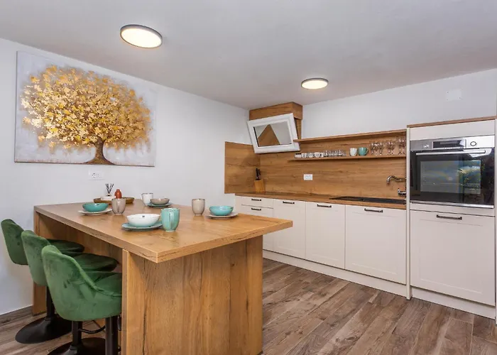 In With Kitchen