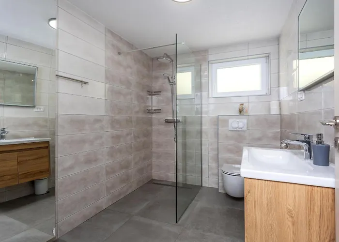 Holiday home In With Kitchen Smrika